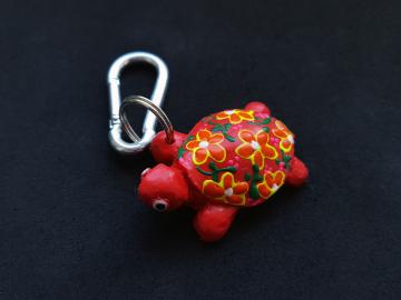 Schlüsselanhänger Kautschuk Schildkröte rot Blumen