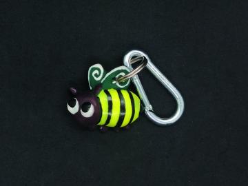Schlüsselanhänger Kautschuk Biene grün Streifen