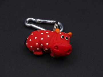 Schlüsselanhänger Kautschuk Hippo rot gepunktet 