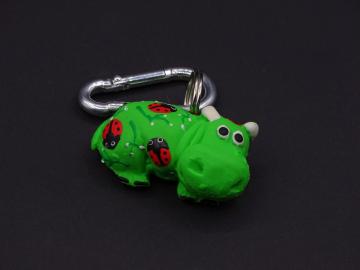 Schlüsselanhänger Kautschuk Hippo grün Marienkäfer